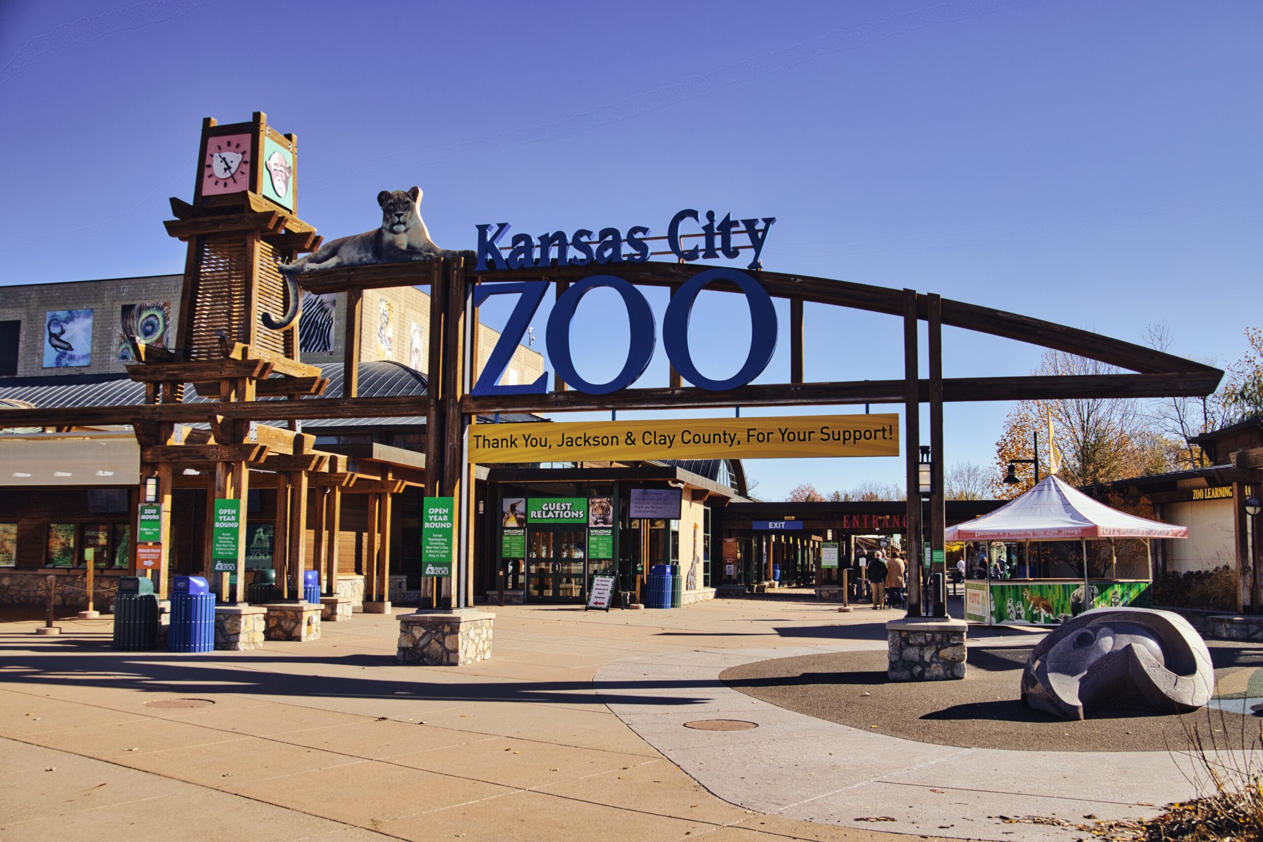 Kansas City Zoo Entrance- Zoo Day Kansas City Matt Fowler